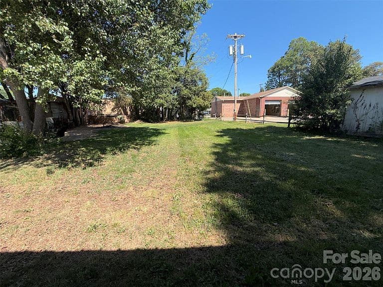 Listing photo 5