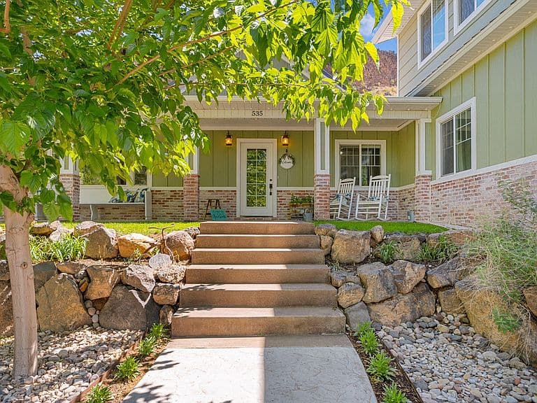 Listing photo 3