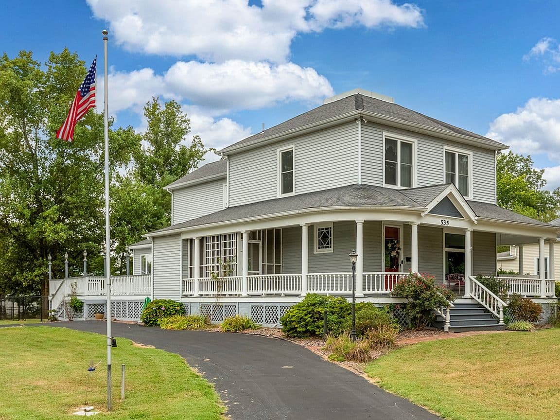 Primary listing photo
