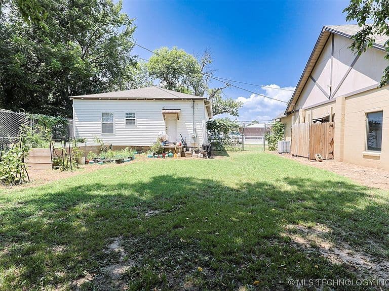 Listing photo 4