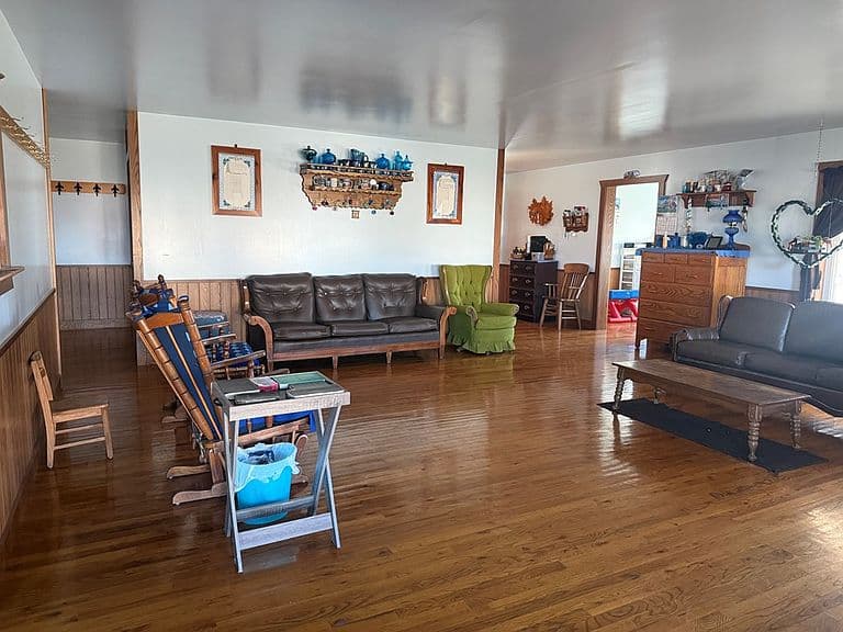 Listing photo 4