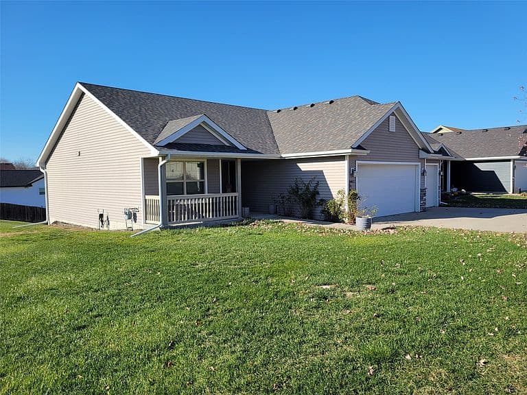 Listing photo 3
