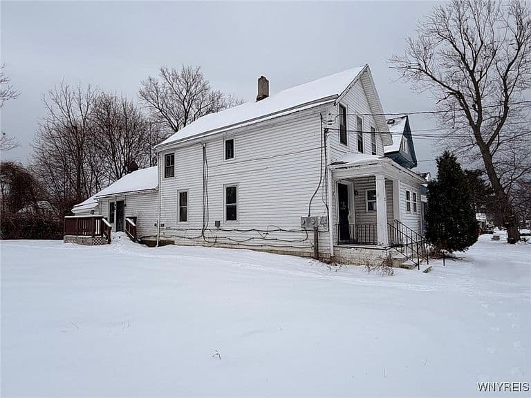 Listing photo 2