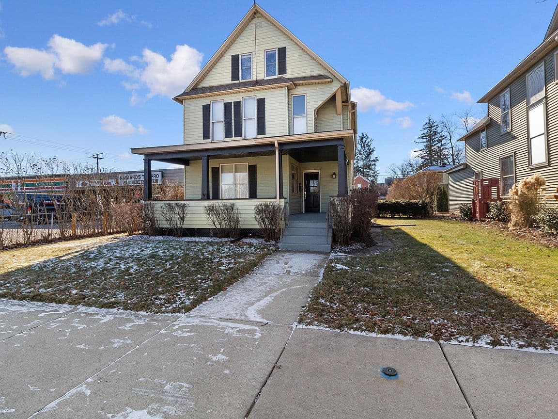 Primary listing photo