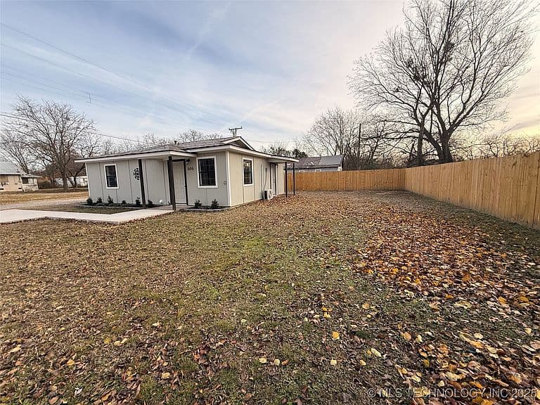 Listing photo 2