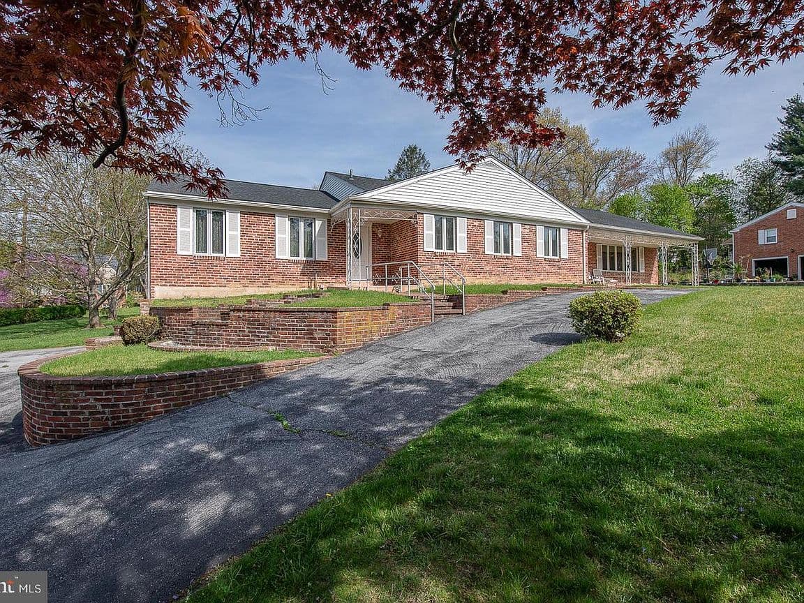Primary listing photo