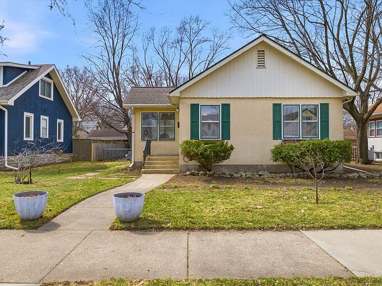 Listing photo 4