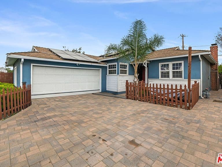 Listing photo 4
