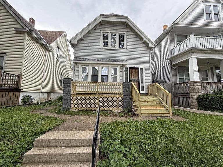 Listing photo 3