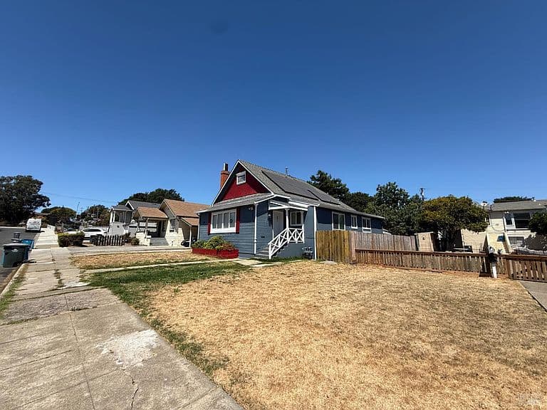 Listing photo 3