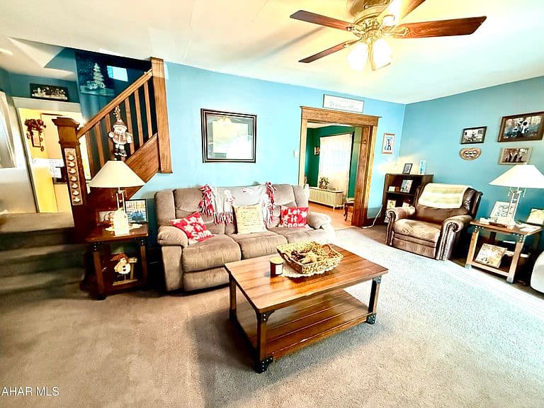Listing photo 3