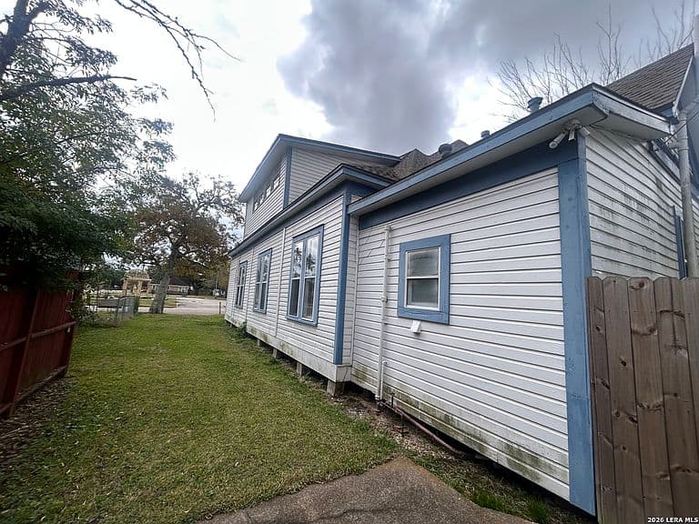 Listing photo 5