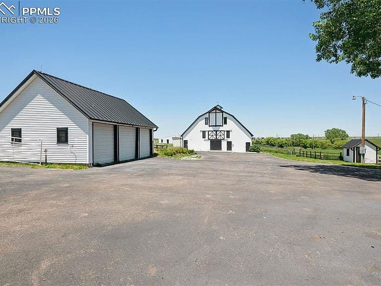 Listing photo 5