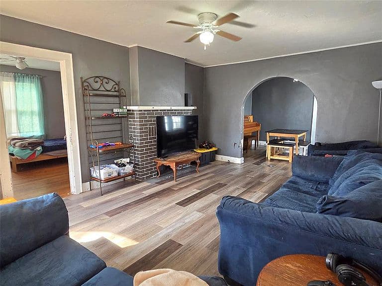 Listing photo 4