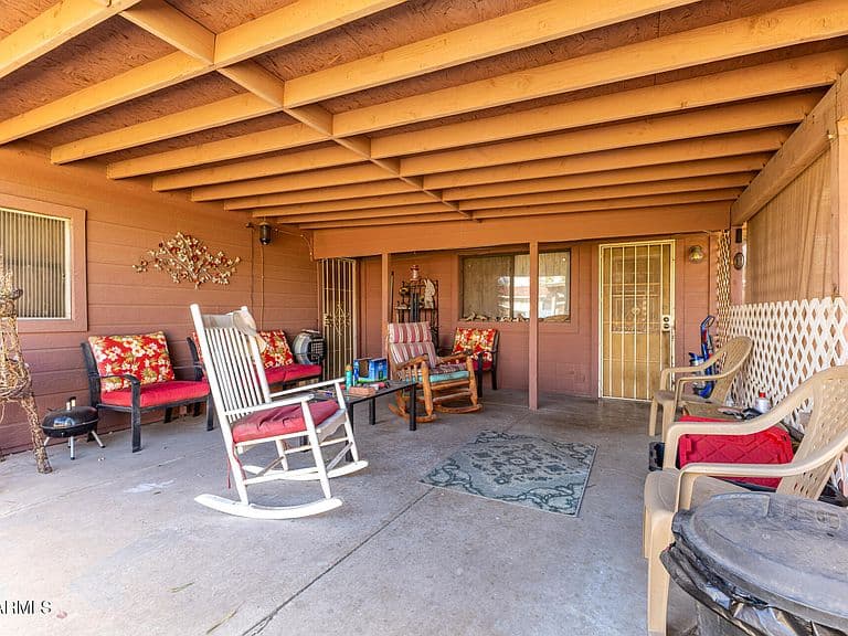 Listing photo 4