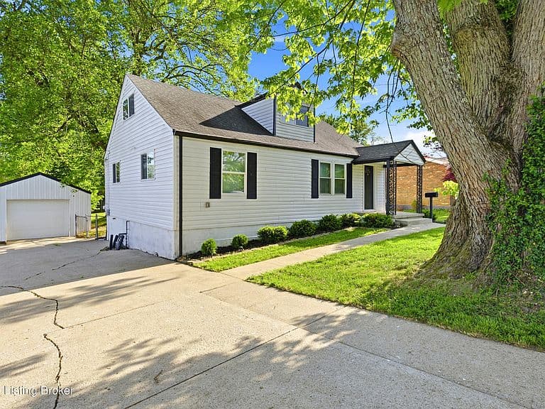 Listing photo 2