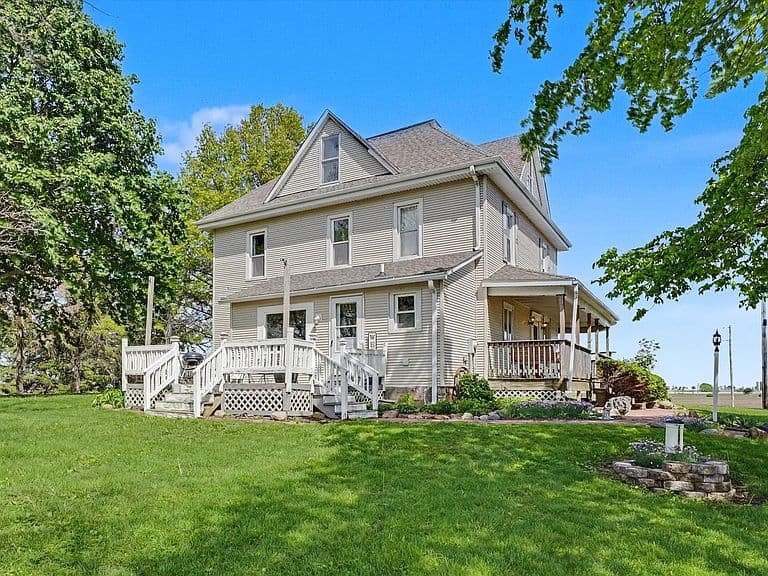Listing photo 3