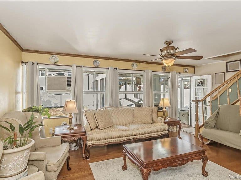 Listing photo 5
