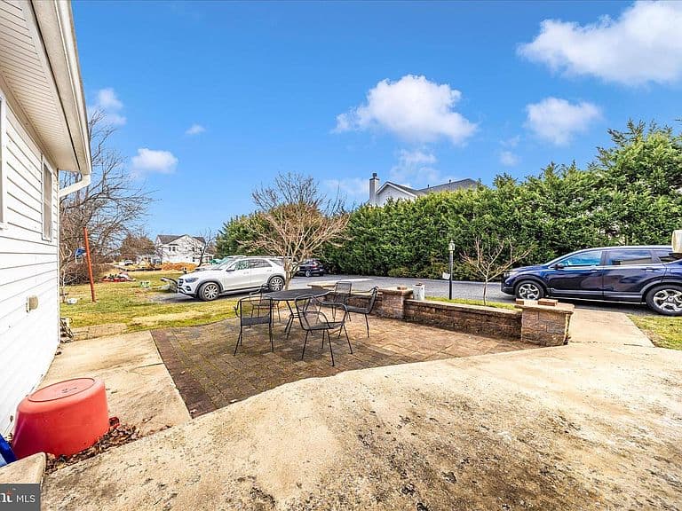 Listing photo 5