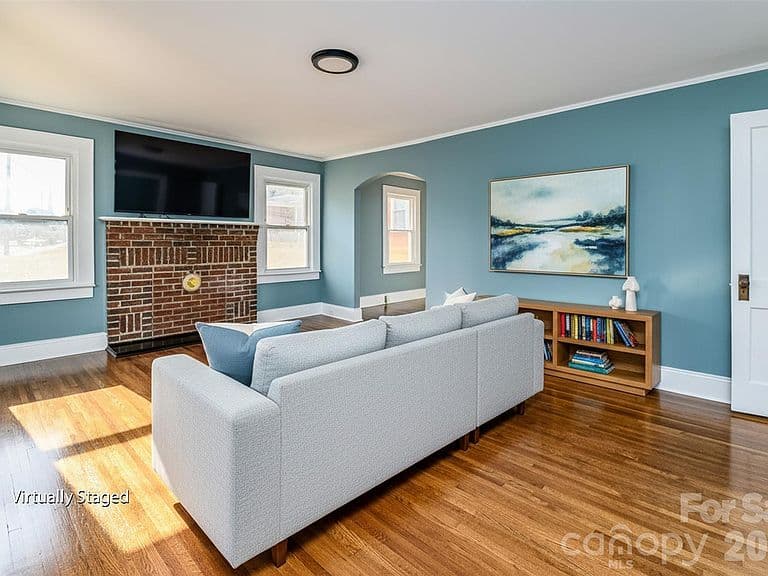 Listing photo 4