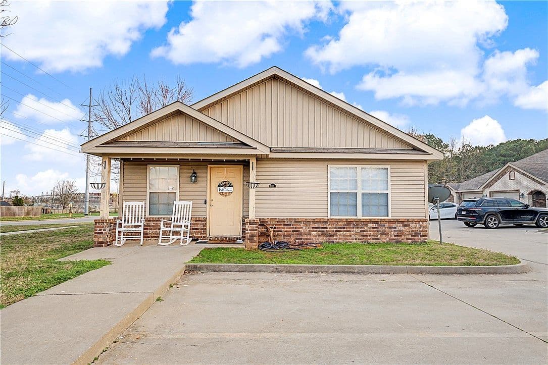 Primary listing photo