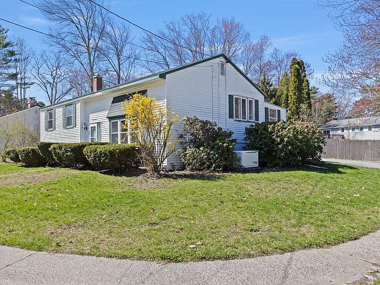Listing photo 2