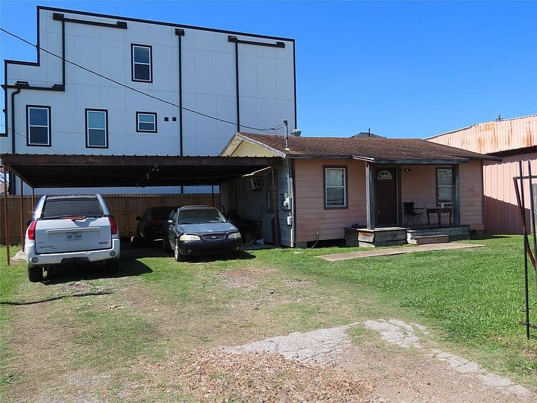 Listing photo 4