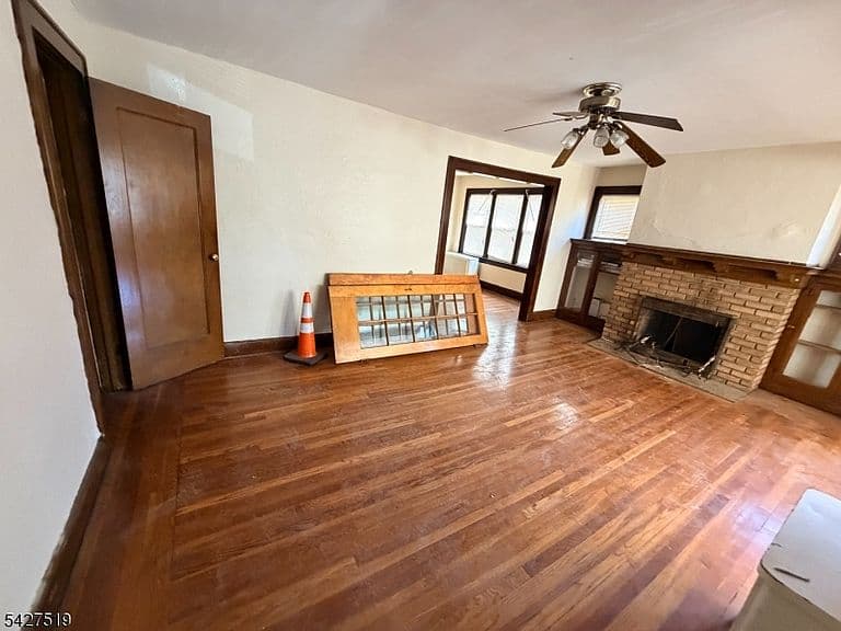 Listing photo 4
