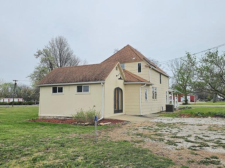 Listing photo 4