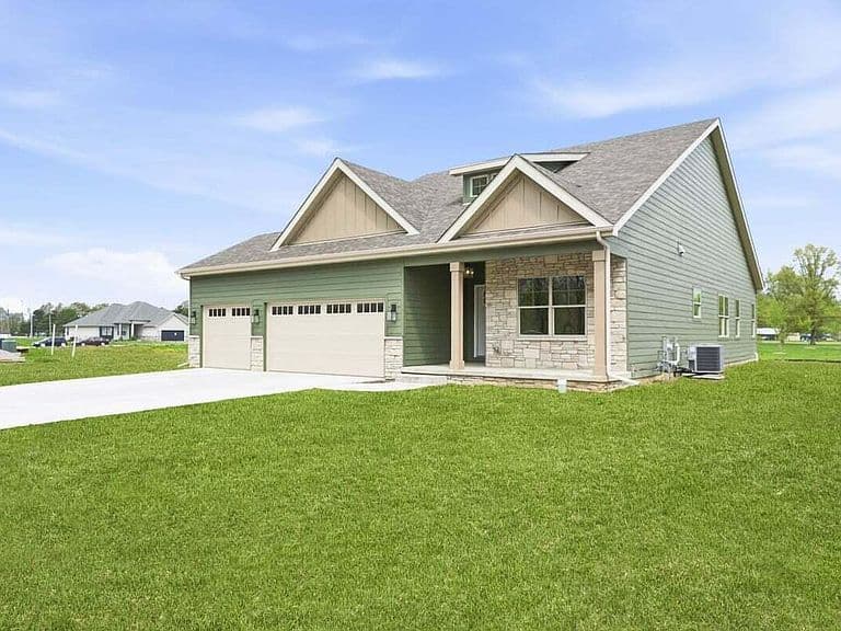Listing photo 3