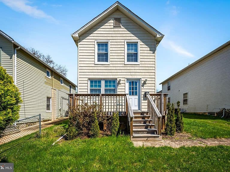 Listing photo 2