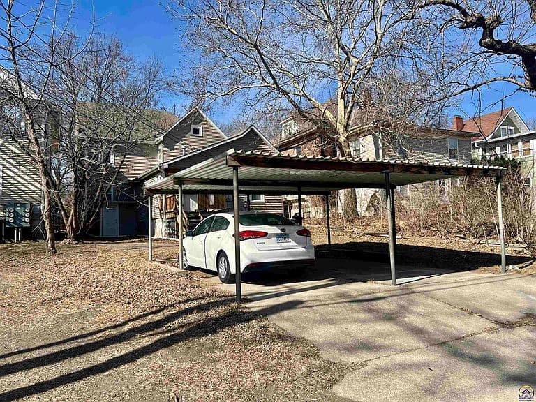 Listing photo 4