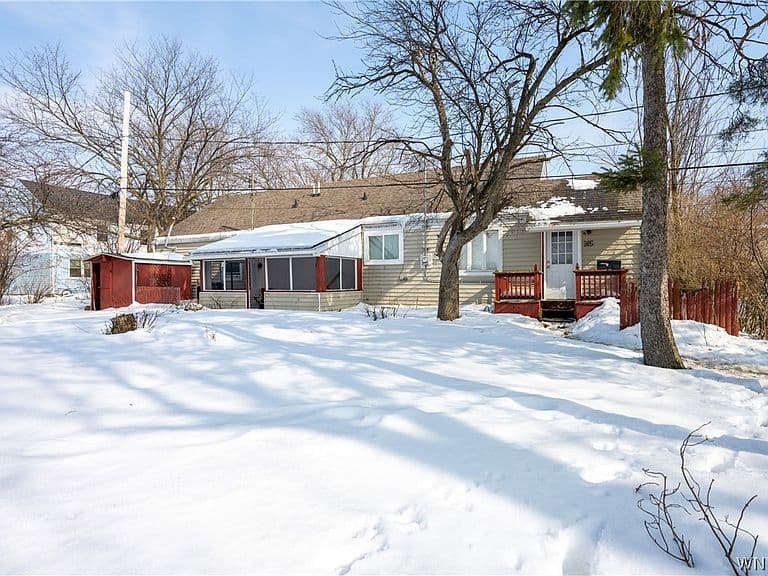 Listing photo 2