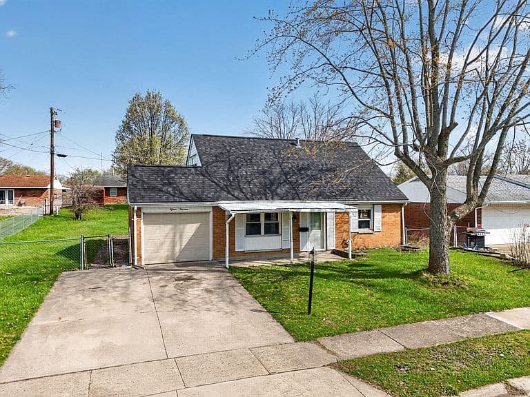 Listing photo 2