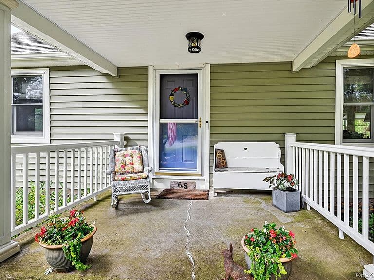 Listing photo 4