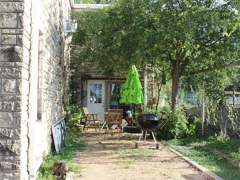 Listing photo 5