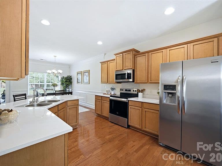 Listing photo 4