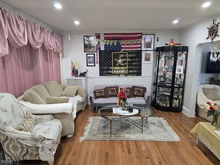 Listing photo 3
