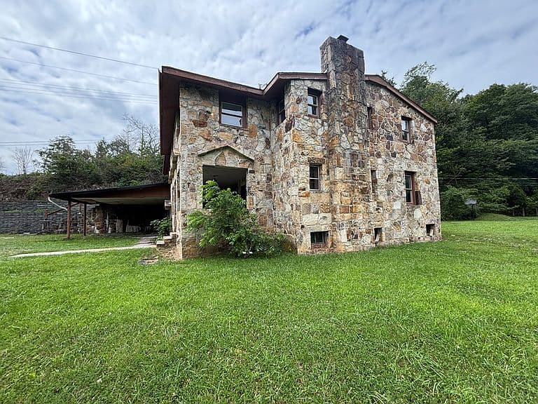 Listing photo 5