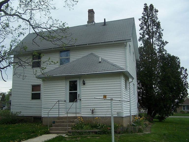 Listing photo 2