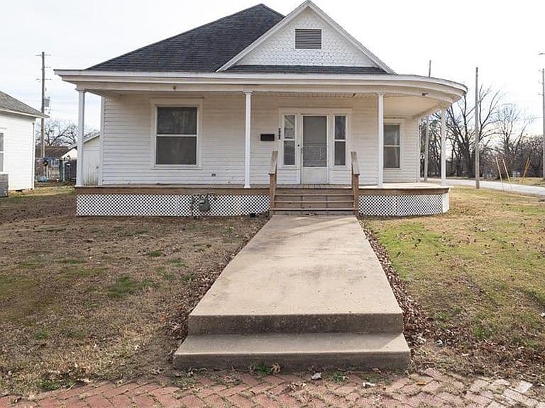 Listing photo 3