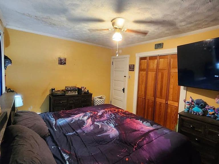 Listing photo 5