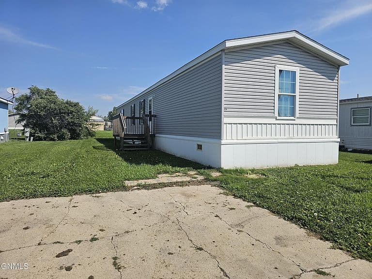 Listing photo 2