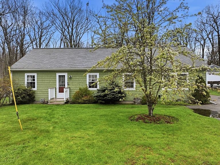 Listing photo 2