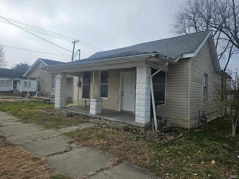 Listing photo 2