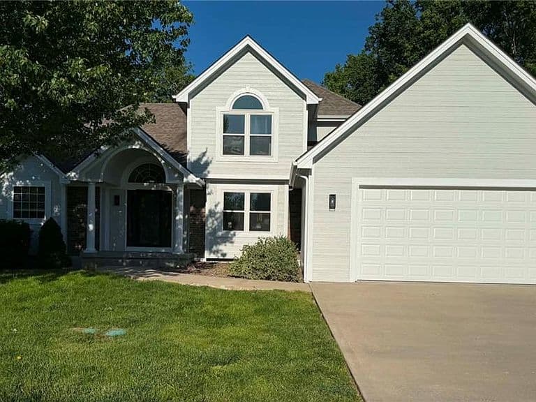 Listing photo 2