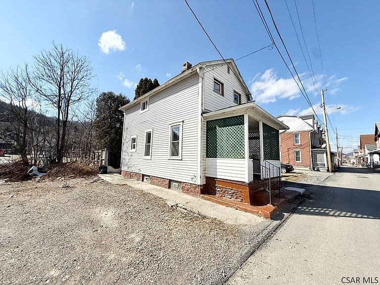 Listing photo 2