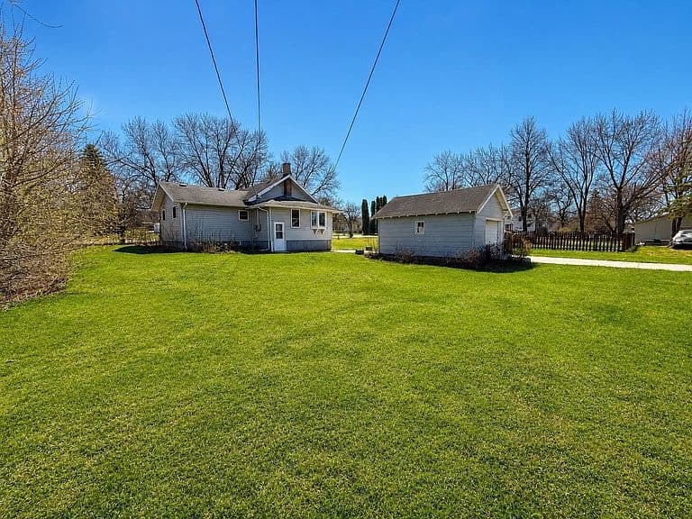 Listing photo 4