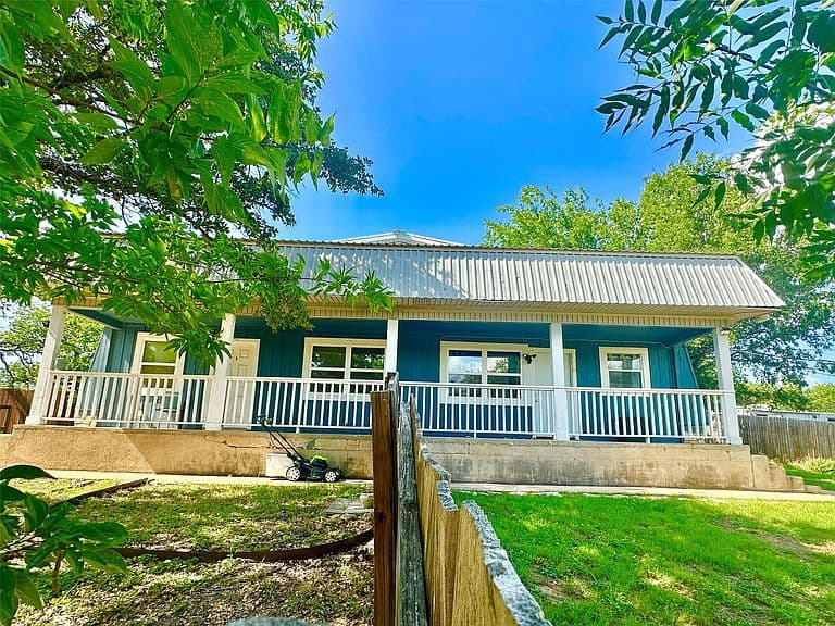 Listing photo 4