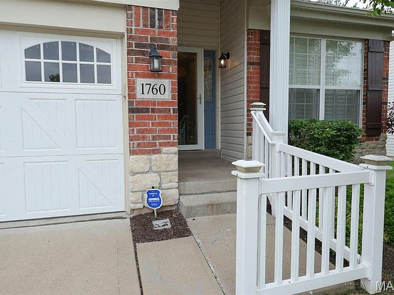 Listing photo 5
